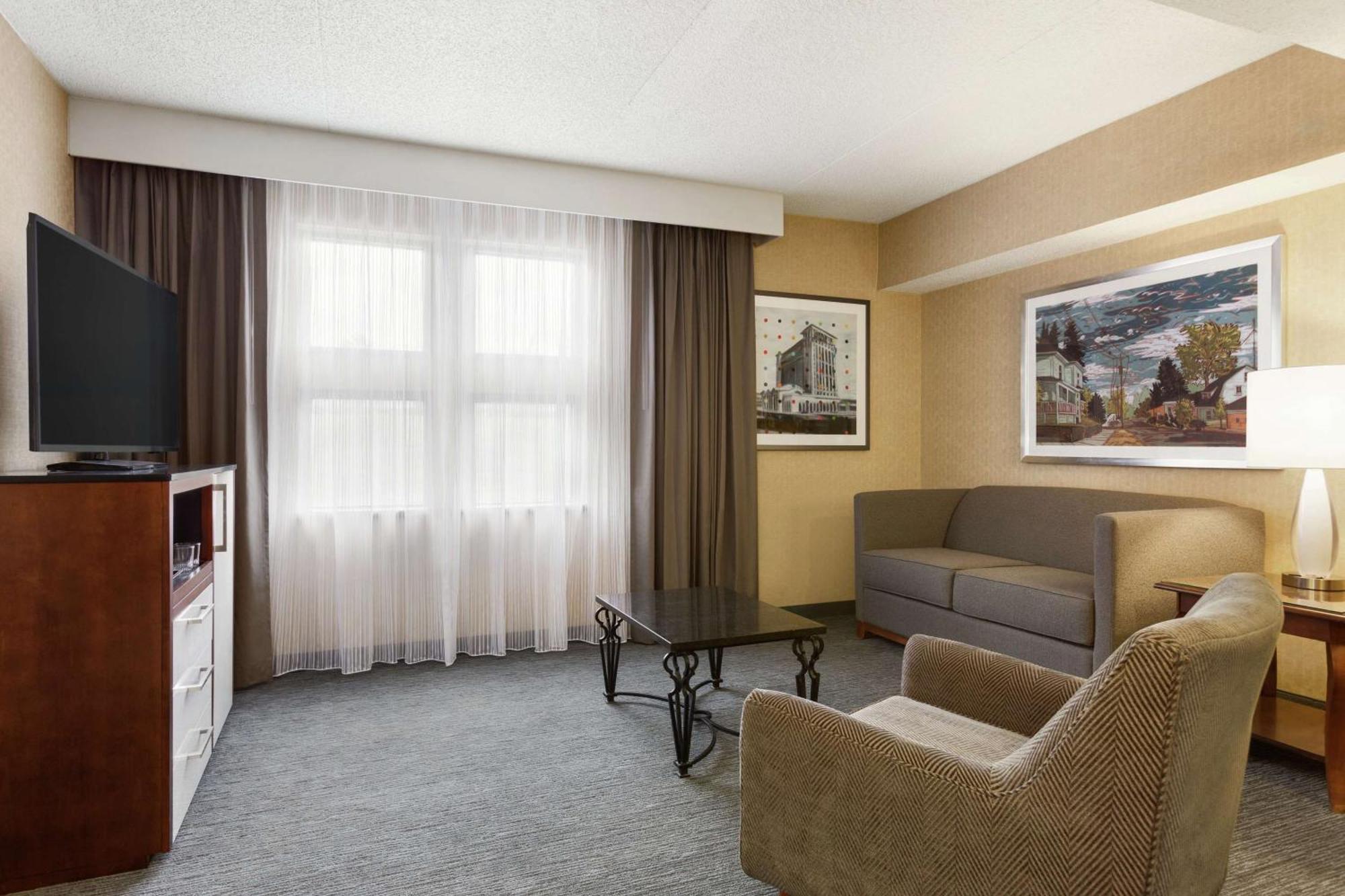 Doubletree By Hilton Hotel Detroit - נובי מראה חיצוני תמונה